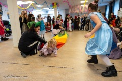 0695_CR6_79027